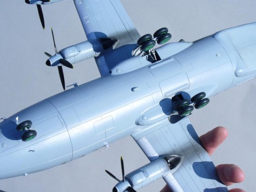 Antonov AN-12BK 1/72 Roden