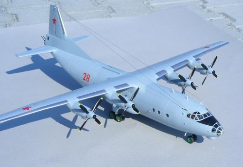 Antonov AN-12BK 1/72 Roden