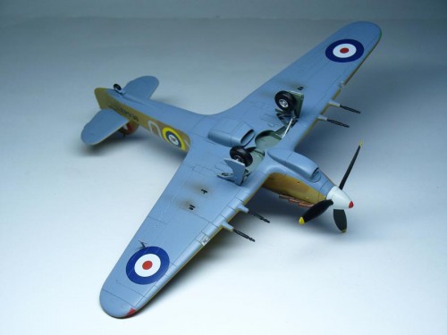 Hawker Hurricane Mk.IIc Trop 1/72 Legatokits