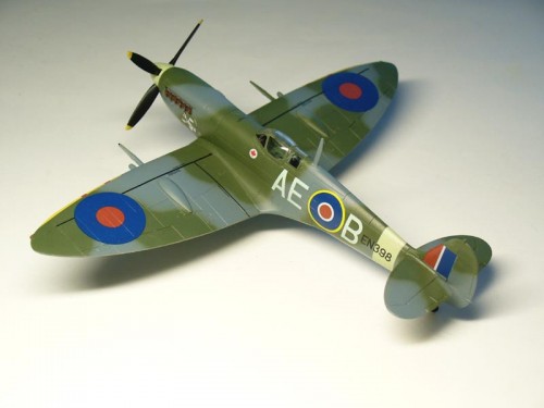 Spitfire Mk.IXc 1/72 AZ model