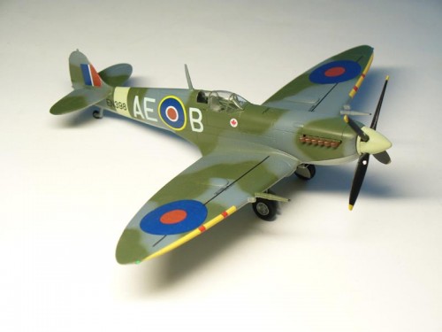 Spitfire Mk.IXc 1/72 AZ model