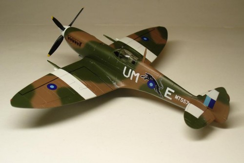 Spitfire Mk.VIII 1/72 AZ model