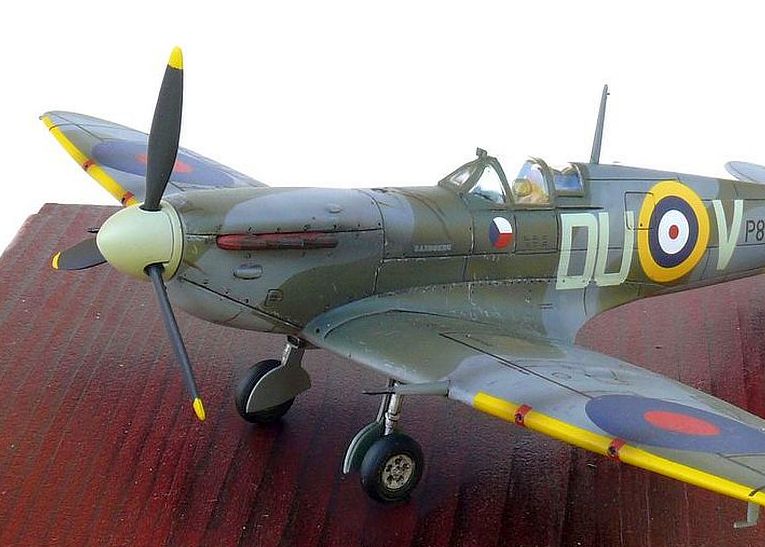 KANÓNOVÁ DVOJKA – SPITFIRE IIB, 1/72 KOVOZÁVODY PROSTĚJOV, TESTOVACÍ STAVBA