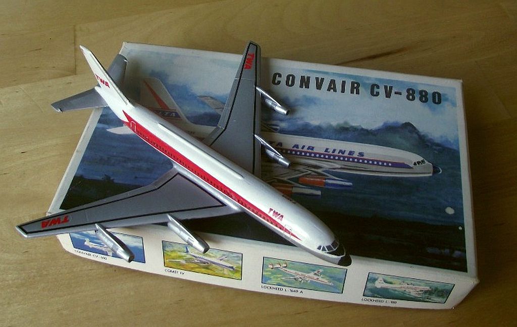 CONVAIR CV-880 „GOLDEN ARROW“ , DUBENA/SIKU 1:220, JIŘÍ FIALA