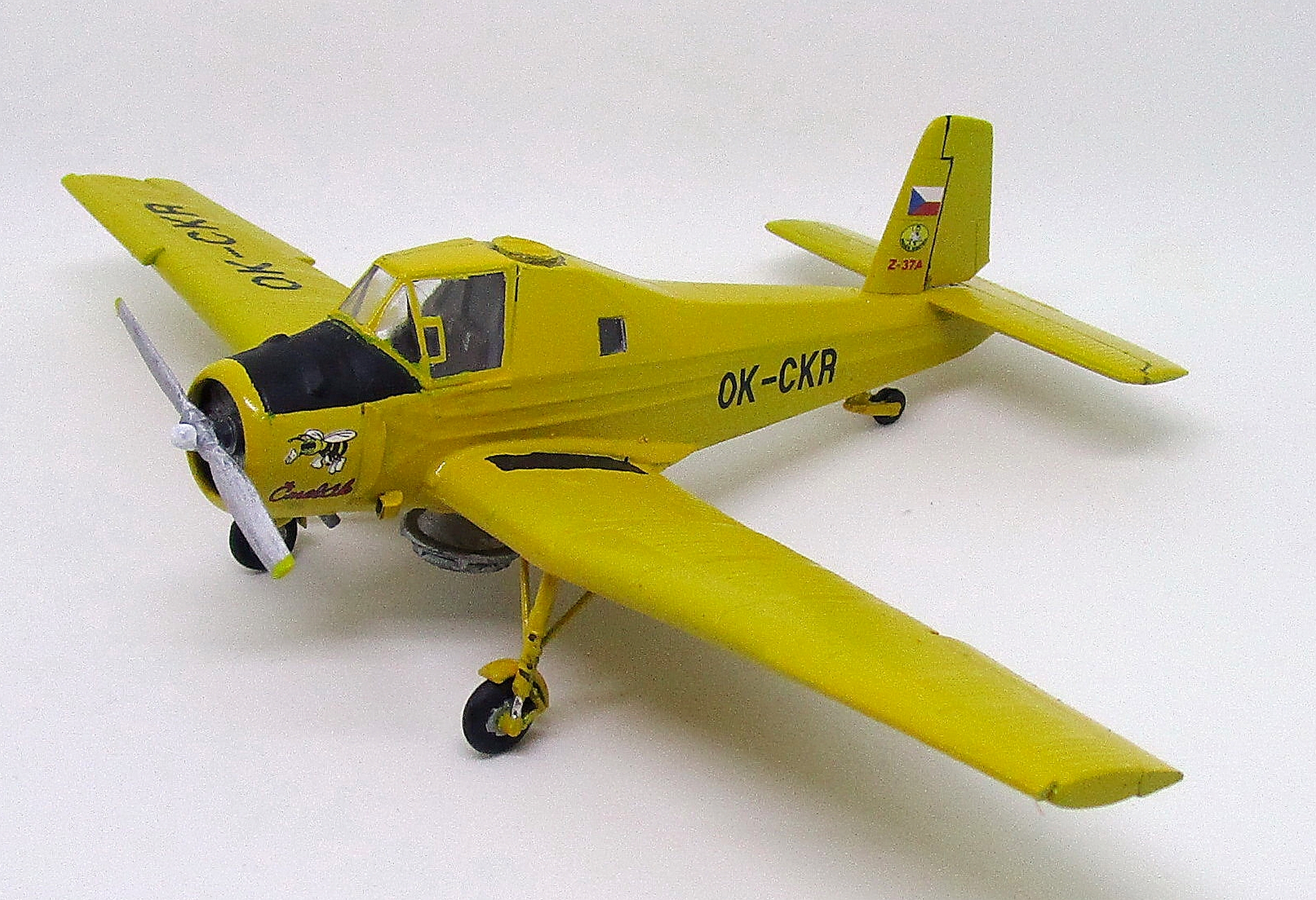 let-z-37-mel-k-1-72-kp-nejen-stavebn-recenze-model-ovo-cz