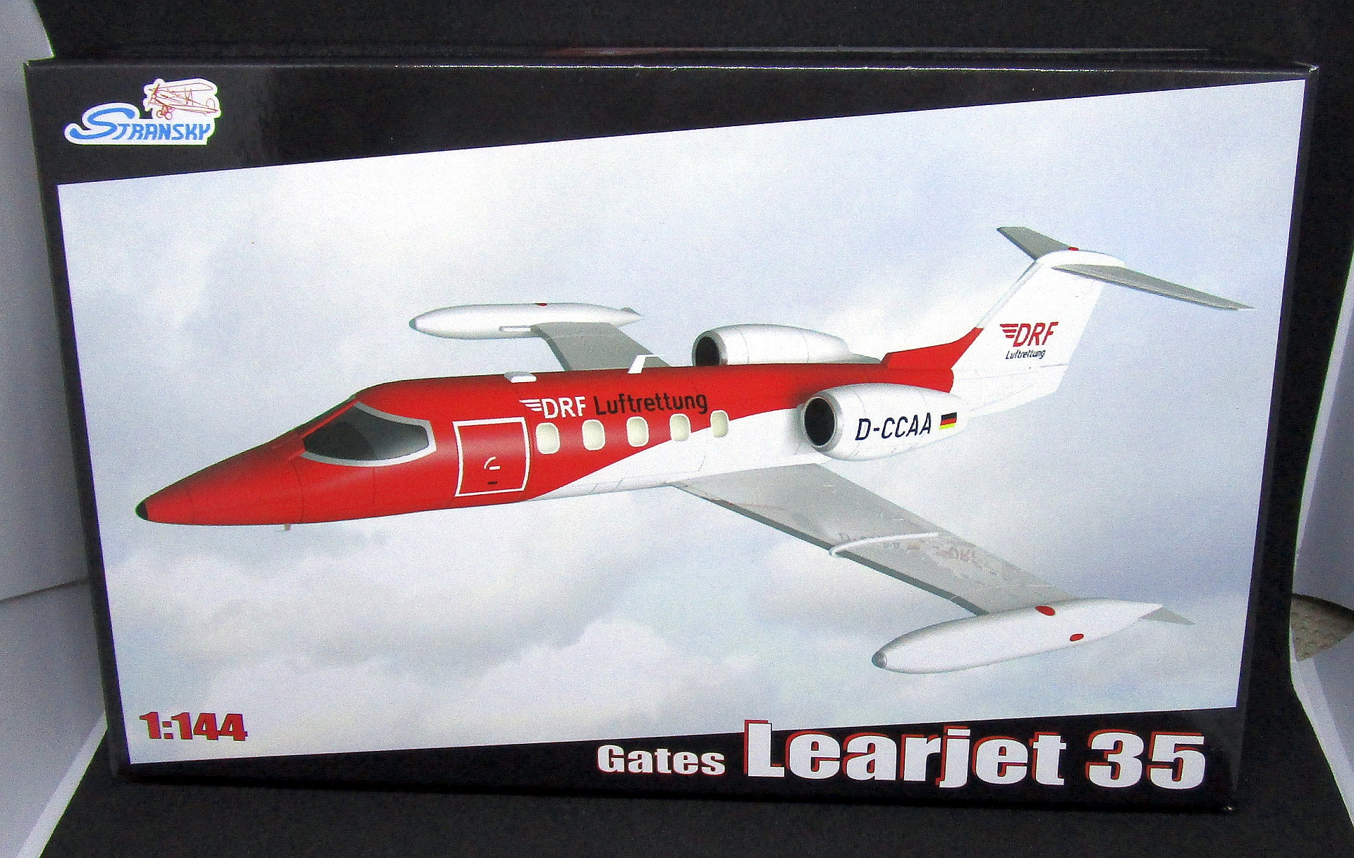 GATES LEARJET 35, 1/144 STRANSKY KITS, STAVEBNÍ RECENZE