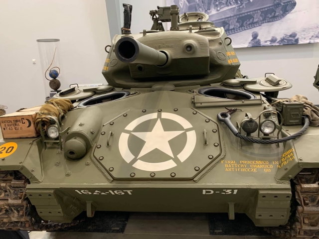 LIGHT TANK M-24 CHAFFEE