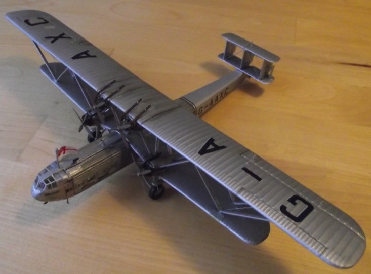 Handley Page HP-42    1/144
