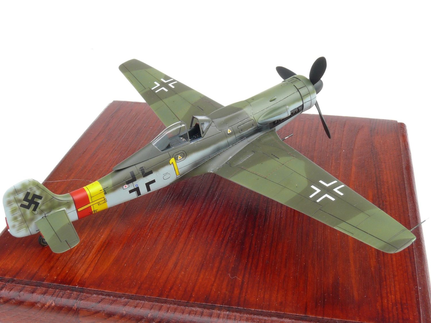 Ta152h Focke Wulf Ta-152H-1 1/72 Aoshima – od Honzy Pavlíka – Modelářovo.cz