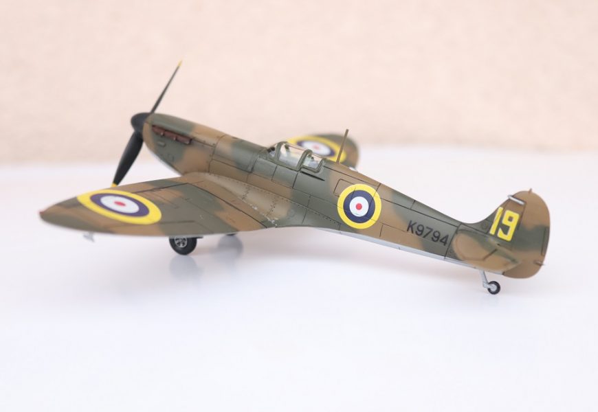 1/72 Spitfire Mk.Ia Early a Late – Kovozávody Prostějov