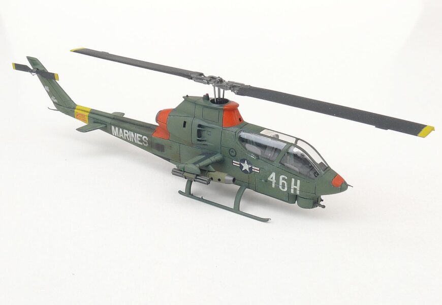 AH-1G Cobra Marines 1/72 Kovozávody Prostějov